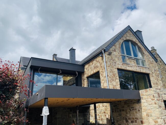 Maison en ossature bois vs maison traditionnelle : quel est le bon choix ? | Florian Huet