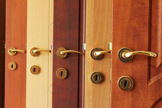 Portes en bois peintes par Florian Huet