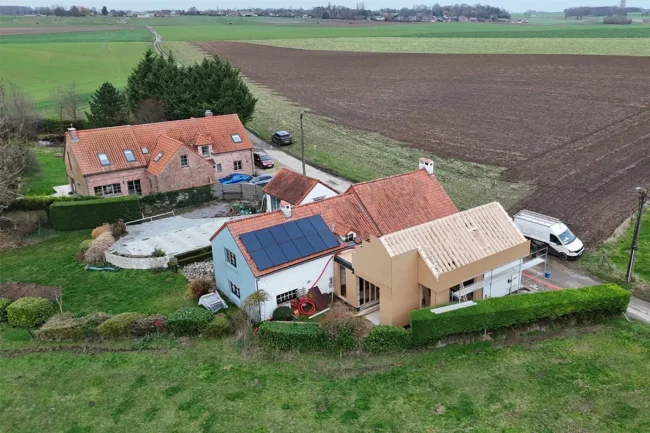 Rehaussement d'une toiture à Incourt