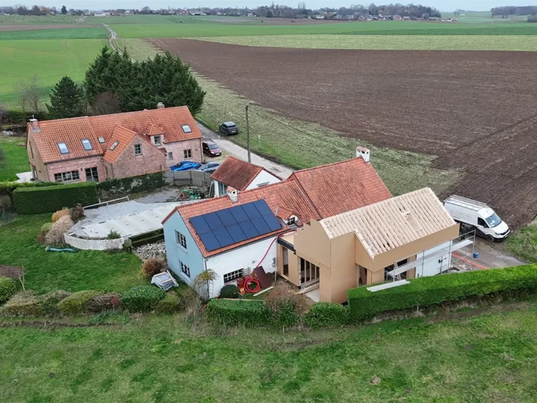 Rehaussement d'une toiture à Incourt